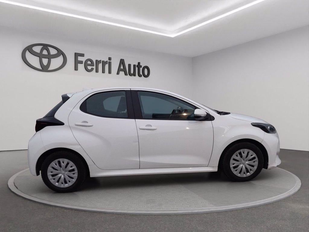 TOYOTA Yaris 1.5h active del 2023