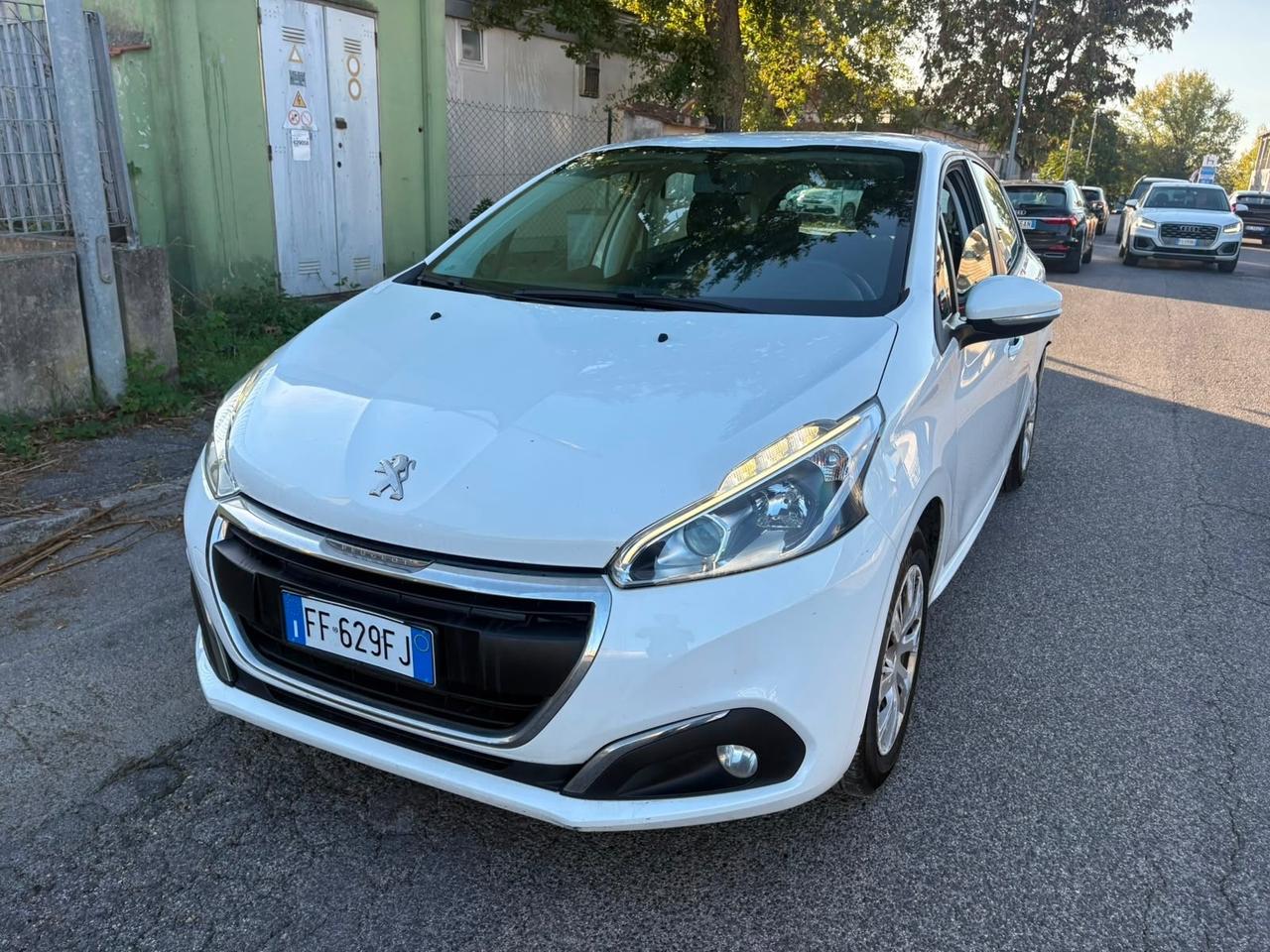 Peugeot 208 PureTech 82 5 porte Active 2017 167.000 KM