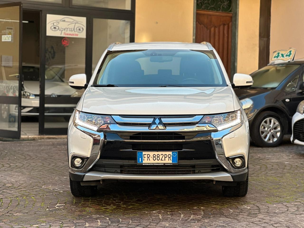 Mitsubishi Outlander 2.2 DI-D 4WD 7 posti Autom