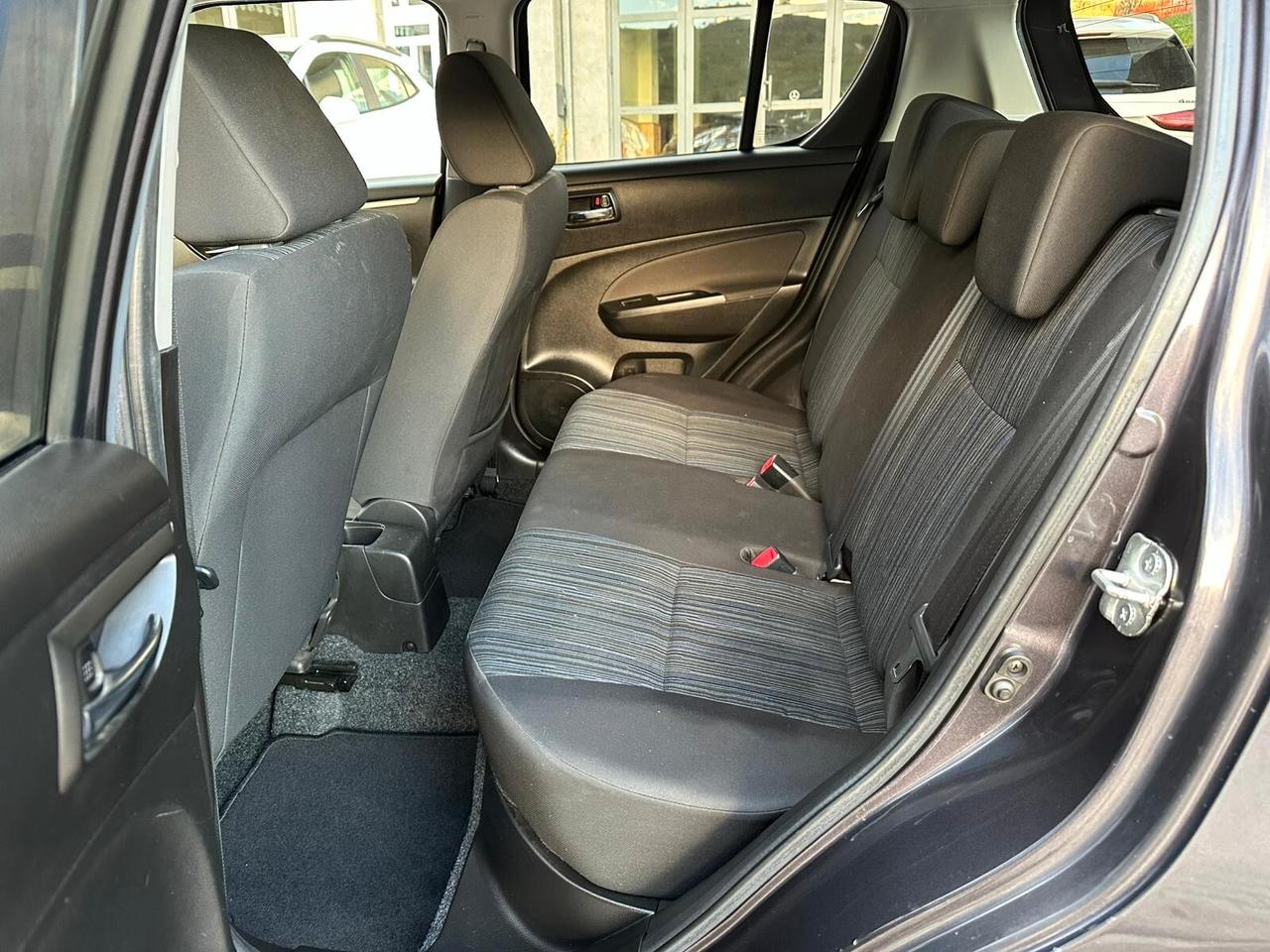 Suzuki Swift 1.3 DDiS 5 porte B-Top Bi-Color