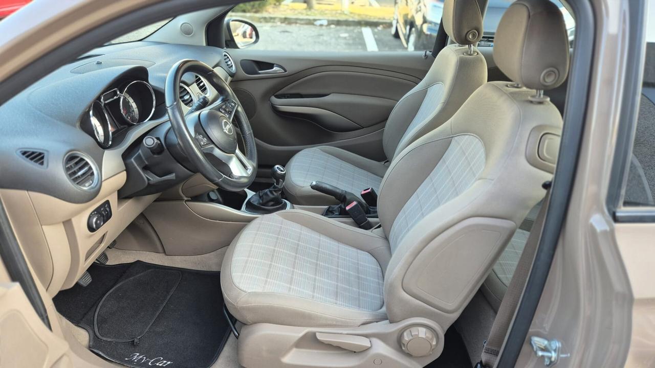 Opel Adam 1.2 70 CV White/Black Link