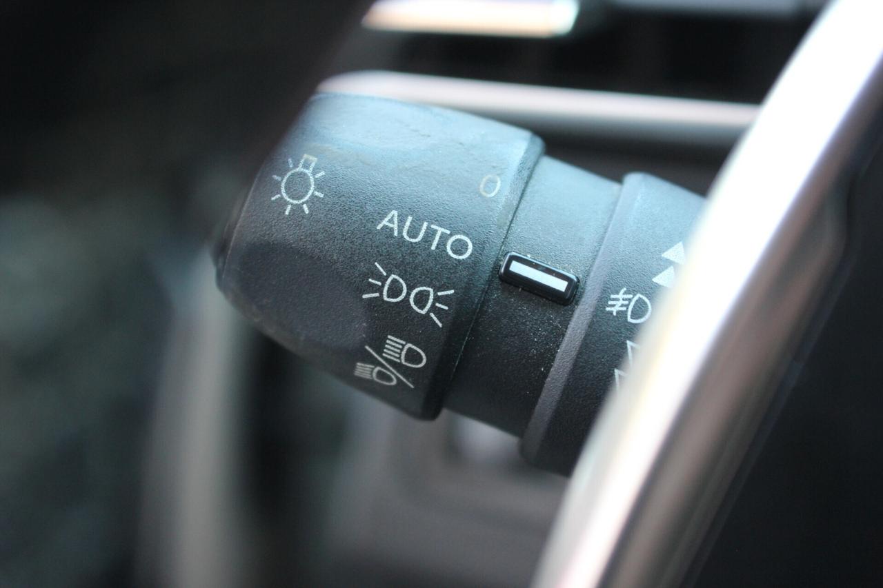 Peugeot 3008 *PREZZO VERO* 1.5 hdi 130 CV CATENA MAGGIORATA DA 8 MM E DISTRIBUZIONE FATTI IN PEUGEOT CARTIFICATE