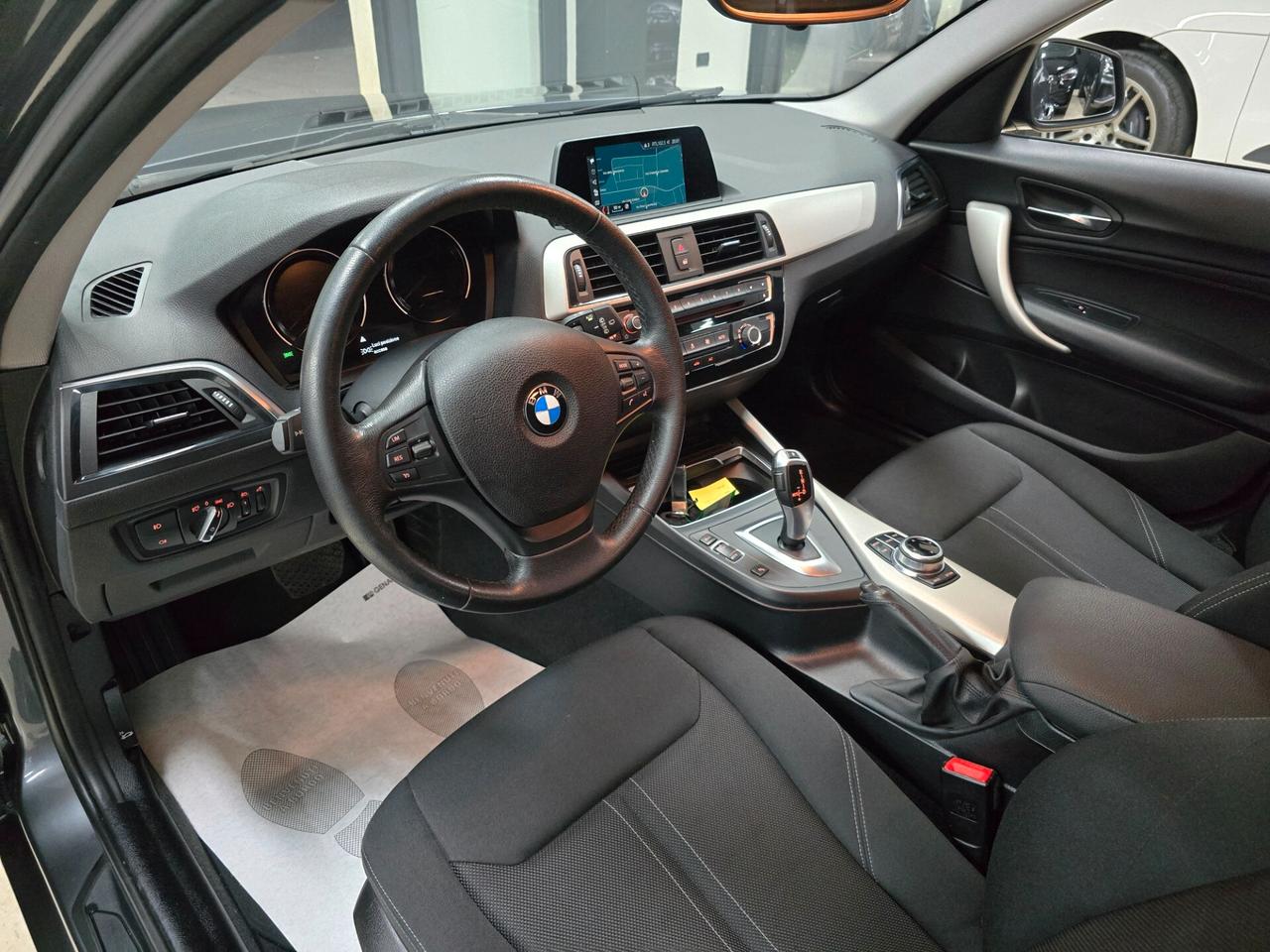 Bmw 118 118d 5p. Advantage