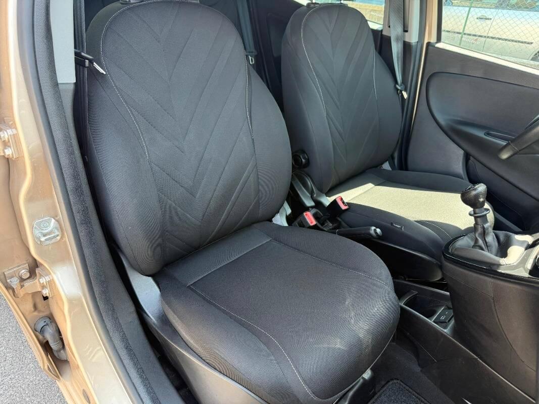 Lancia Ypsilon 1.0 firefly hybrid Gold s&s 70cv