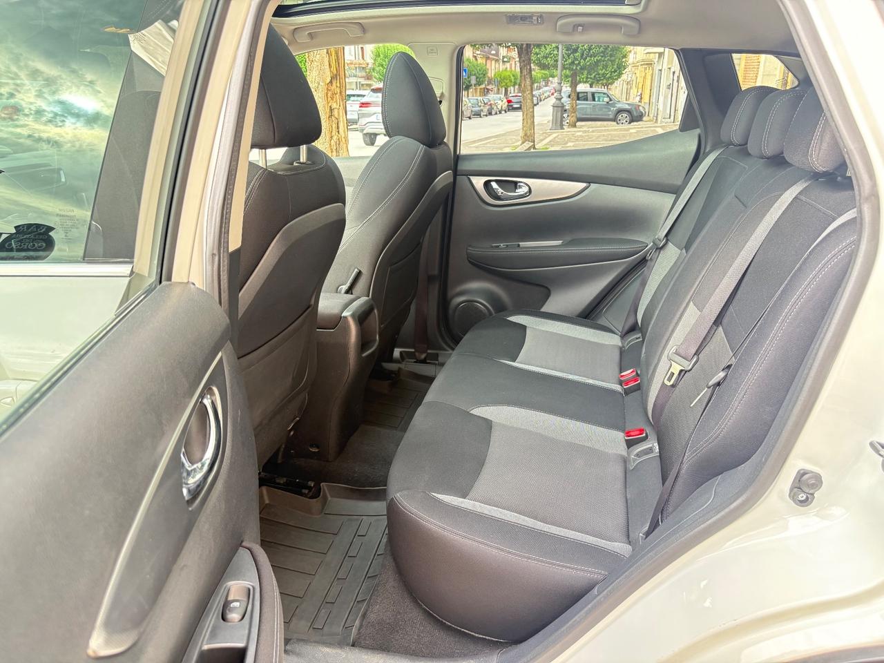 Nissan Qashqai 1.5dCi N-Connecta BIANCO PERLA FULL/LED
