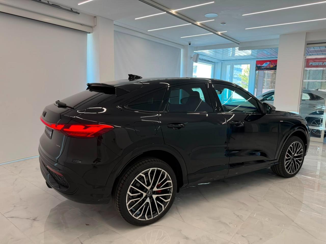Audi Q5 SPB 40 TDI S tronic line plus - Carbon