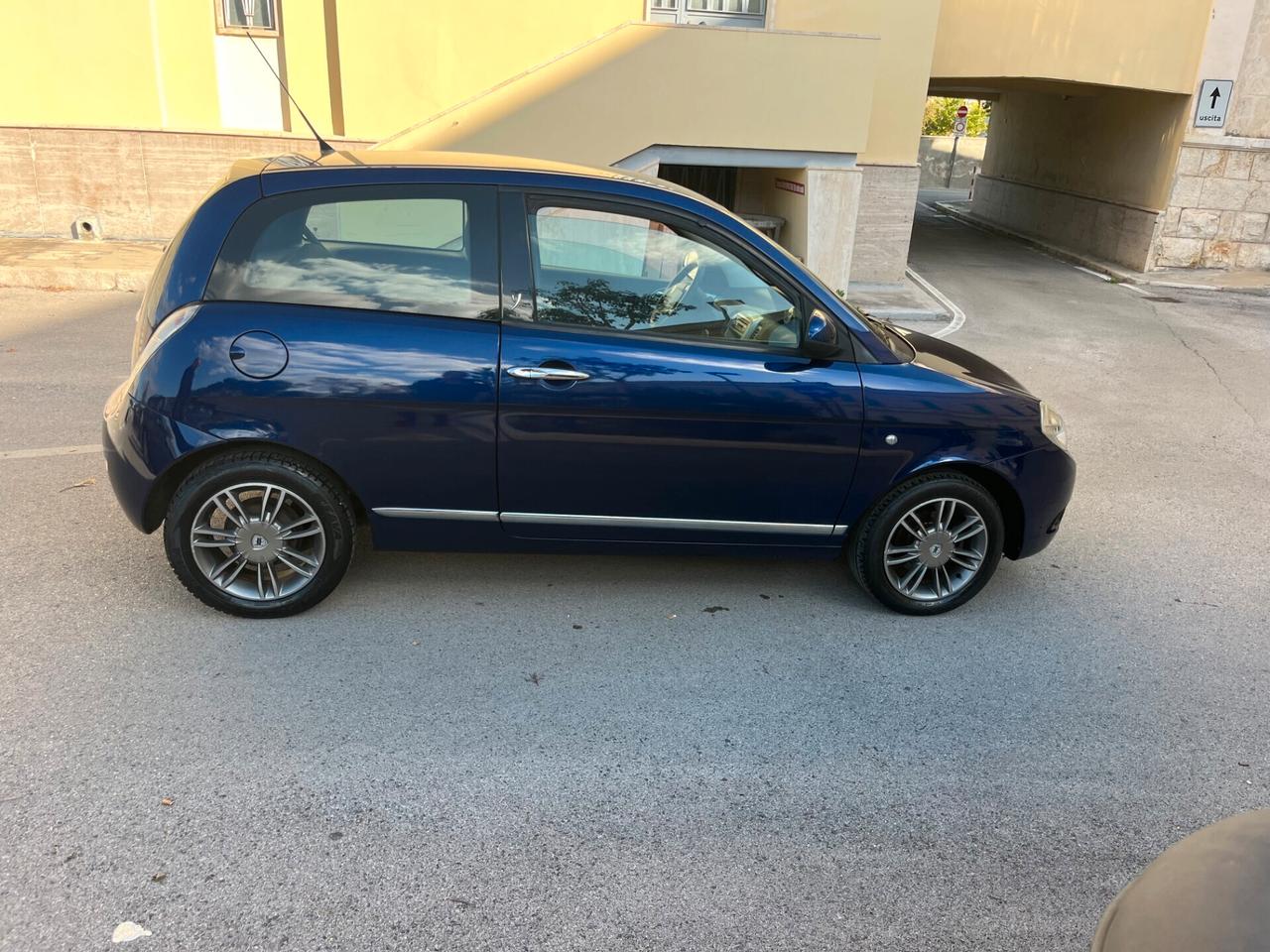 Lancia Ypsilon 1.2 Diva X Neo Patentati
