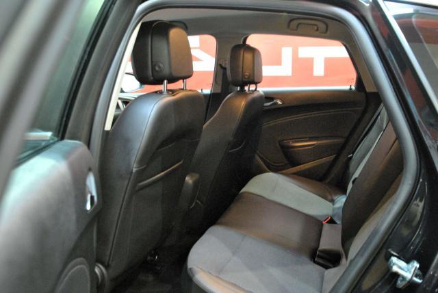 Opel Astra Astra IV 2010 5p 1.4 t Cosmo Gpl-tech 140cv