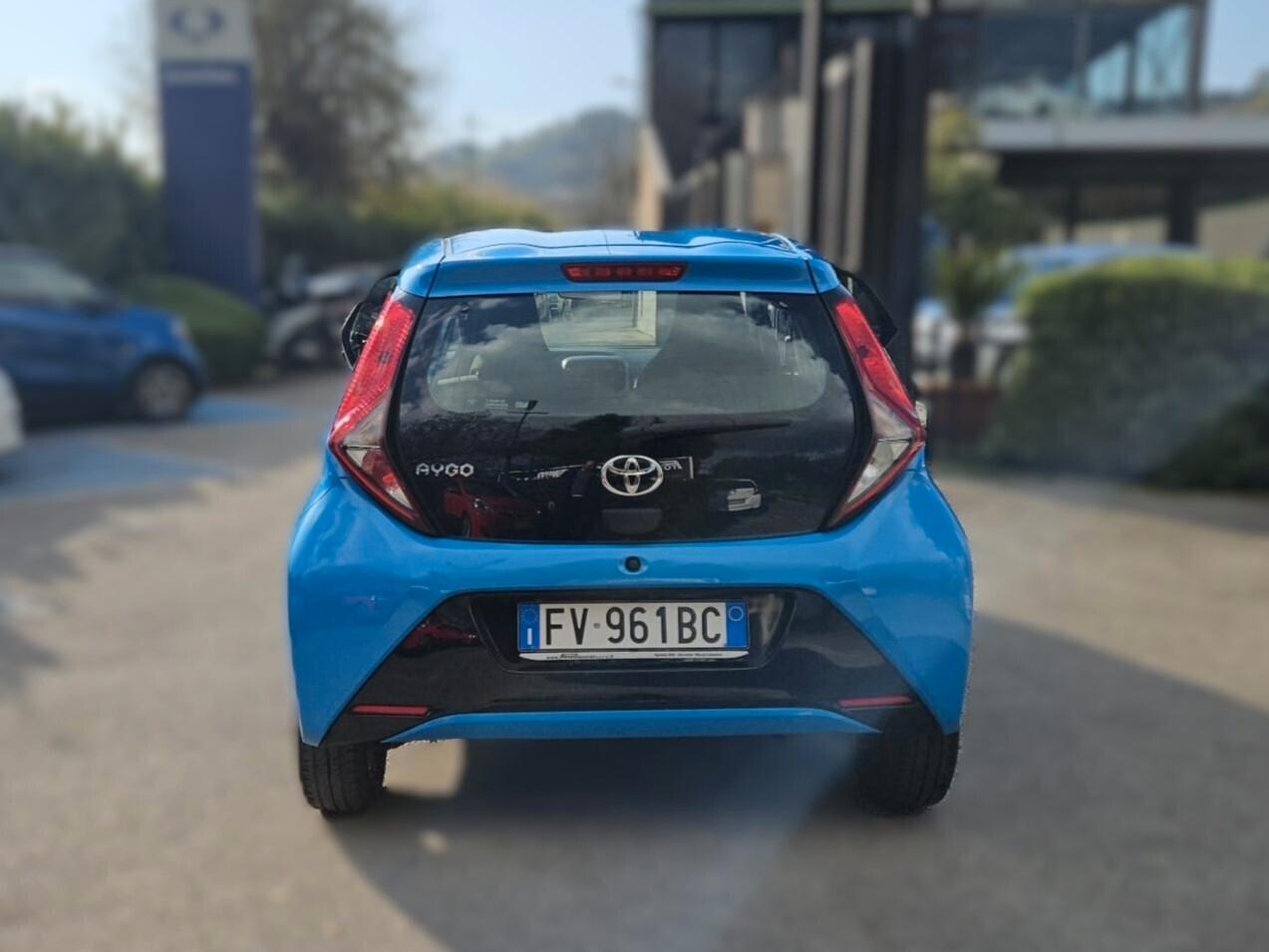 Toyota Aygo 1.0 VVT-i 72 CV 5 porte x-cite AUTOMATICA