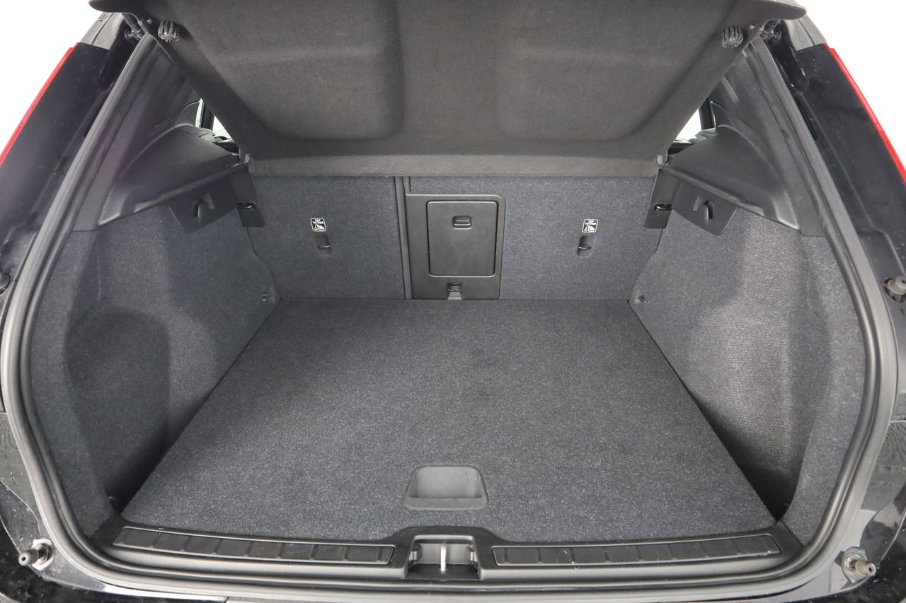 VOLVO XC40 (2017--->) XC40 D3 Geartronic Business