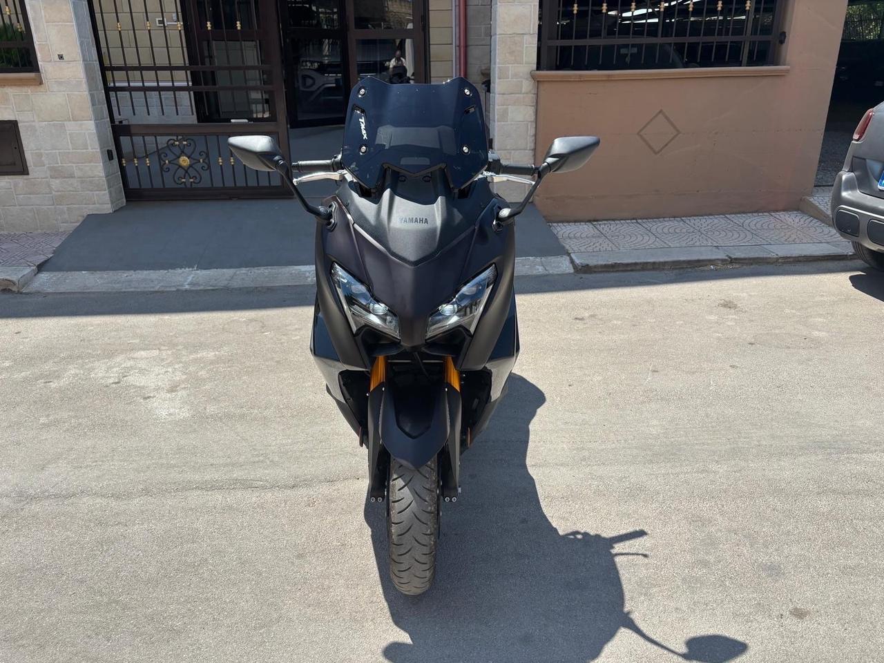 Yamaha T Max 560 TECH MAX DARK MAGMA