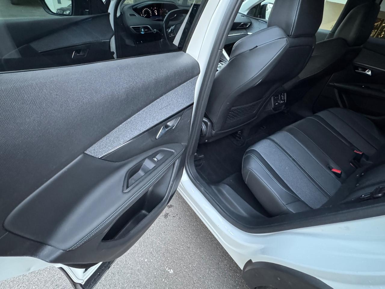 Peugeot 3008 BlueHDi 130 EAT8 Allure Pack