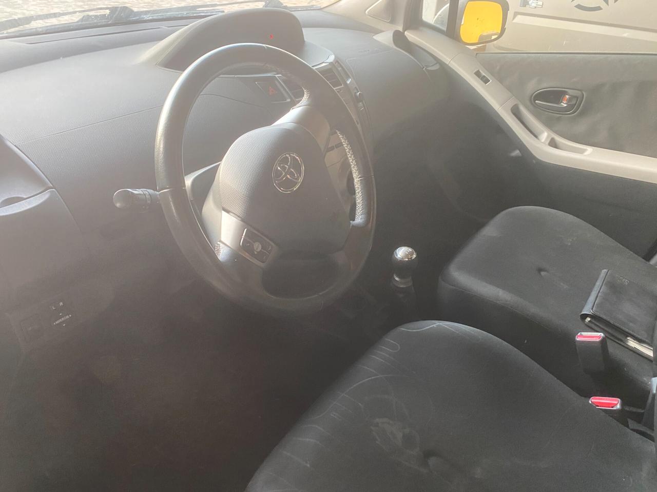 Toyota Yaris 1.0 5 porte Now benzina NEOPATENTATI