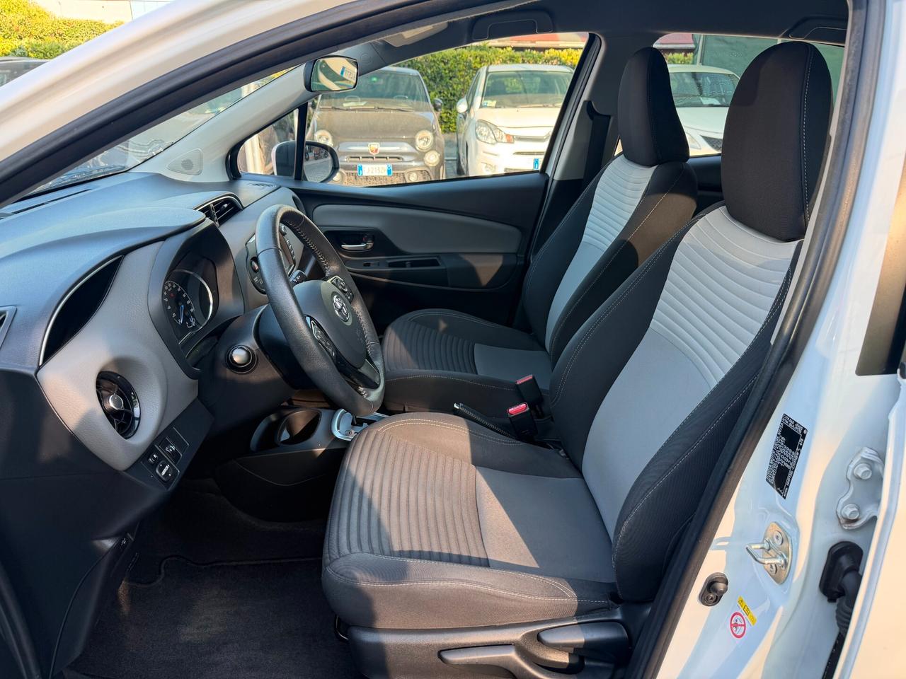 Toyota Yaris 1.5 Hybrid 5 porte Business