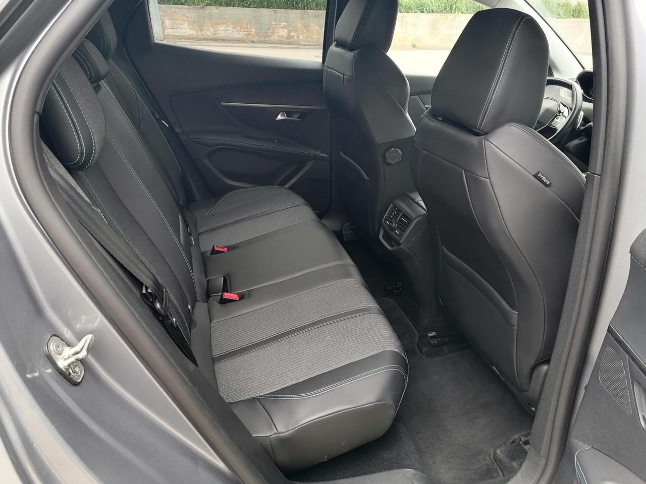 PEUGEOT 3008 ALLURE 1.5 BLUEHDI 130CV FULL LED AUTOMATICA