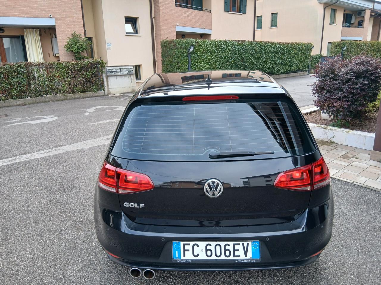 Volkswagen Golf 1.6 TDI 110 CV DSG 5p. Executive con Led tua a € 199 mese