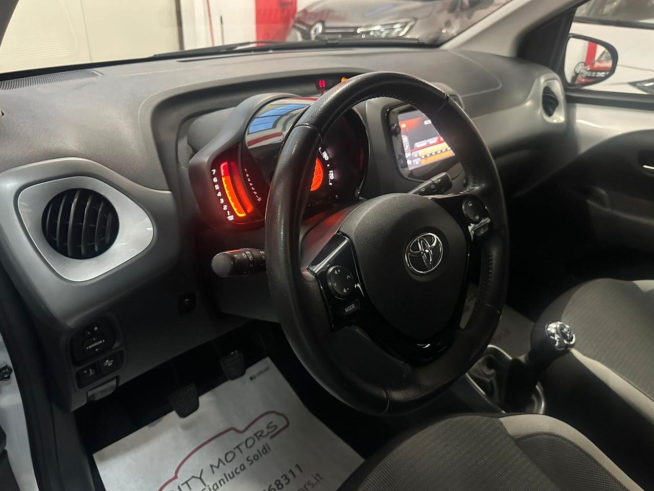 Toyota Aygo 1.0 VVT-i 72 CV 5 porte x-play