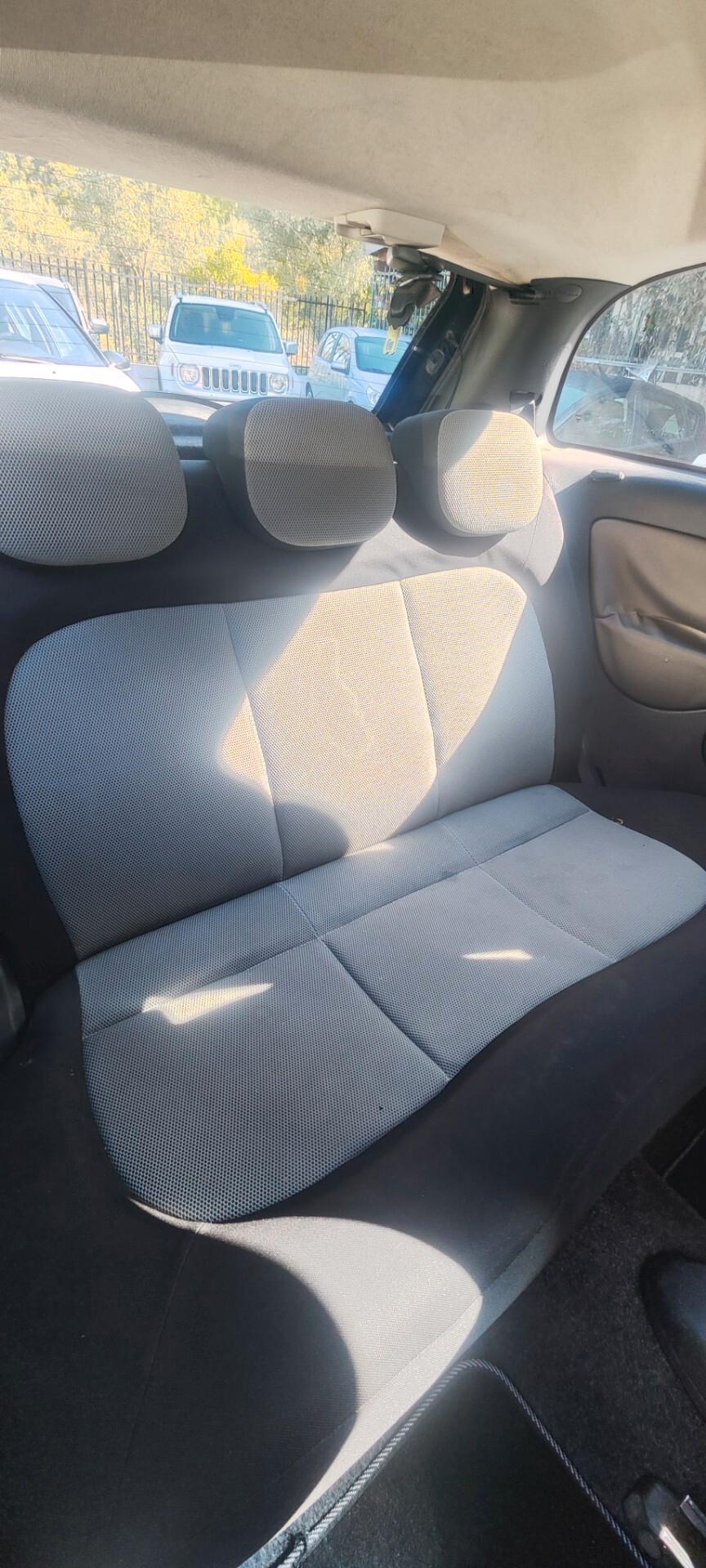 Lancia Ypsilon 1.3 MJT 75 CV Argento