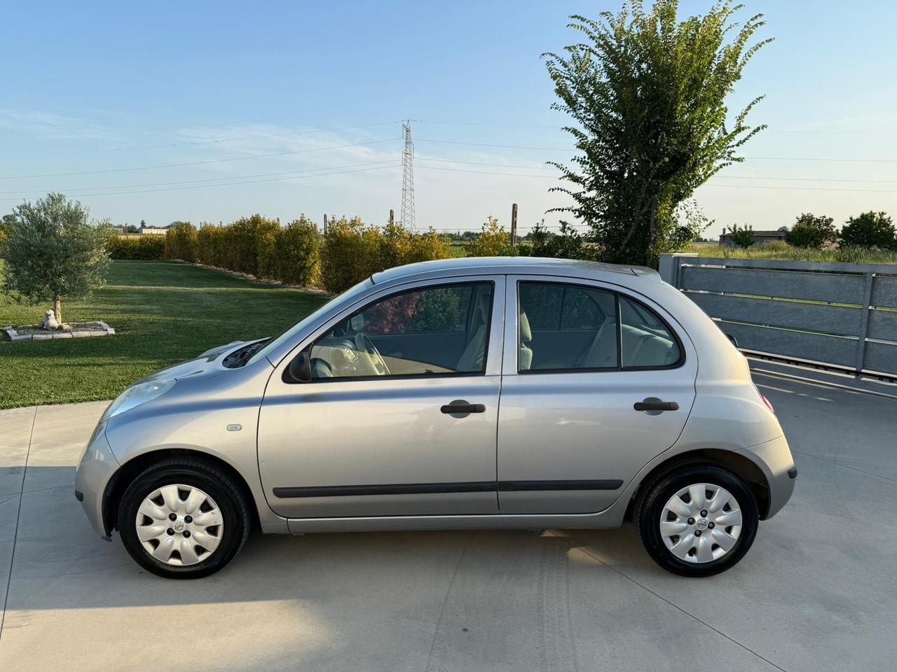 Nissan Micra 1.0 16V 5 porte Visia