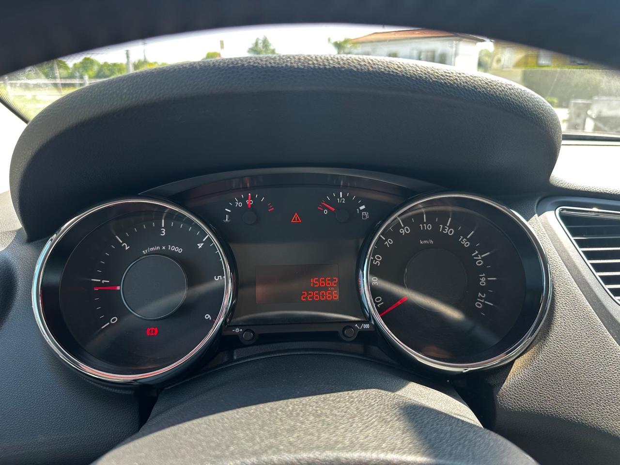 Peugeot 5008 1.6 HDi 115CV Business