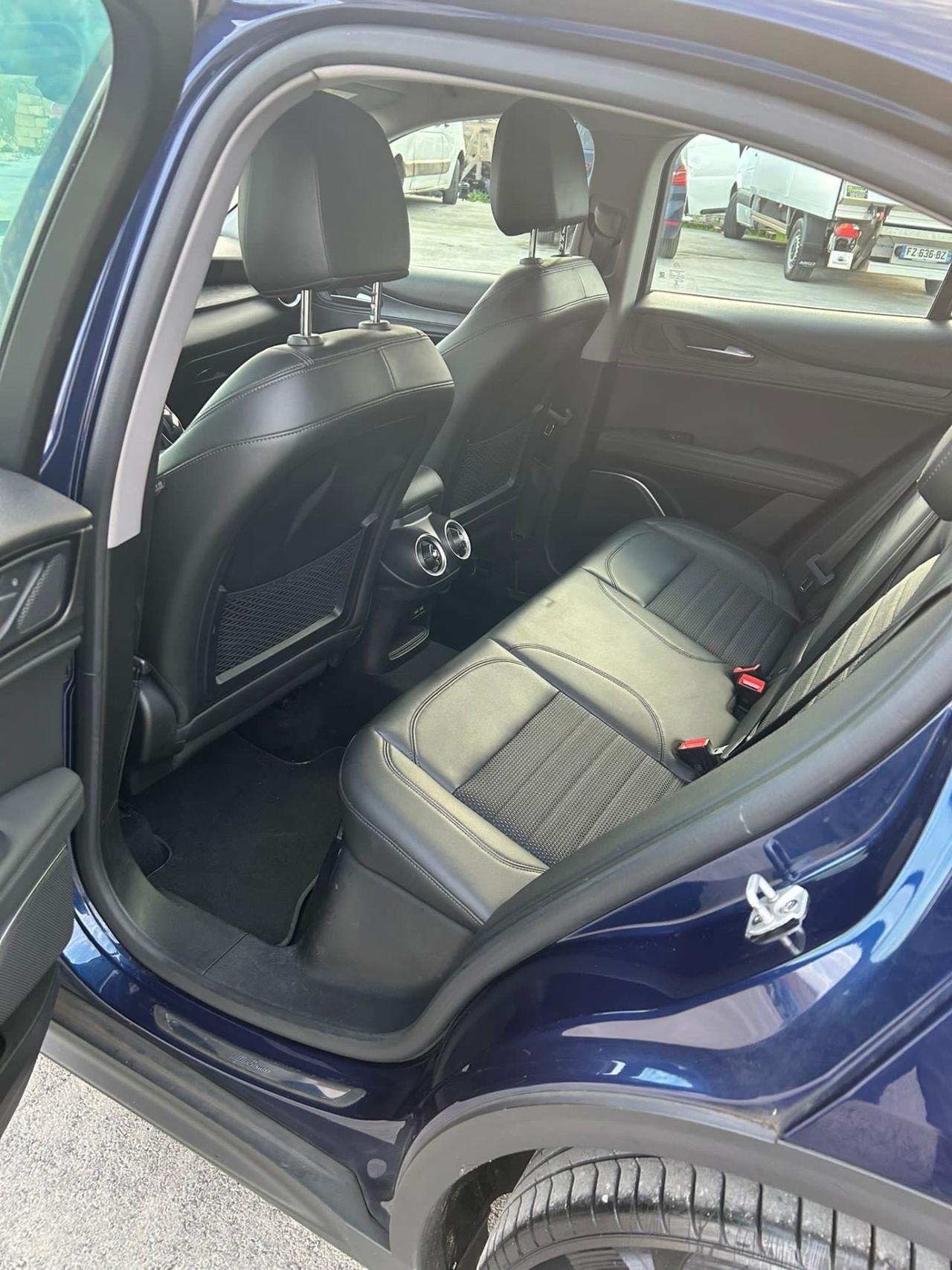 Alfa Romeo Stelvio 2.2 Turbodiesel 150 CV AT8 RWD Super