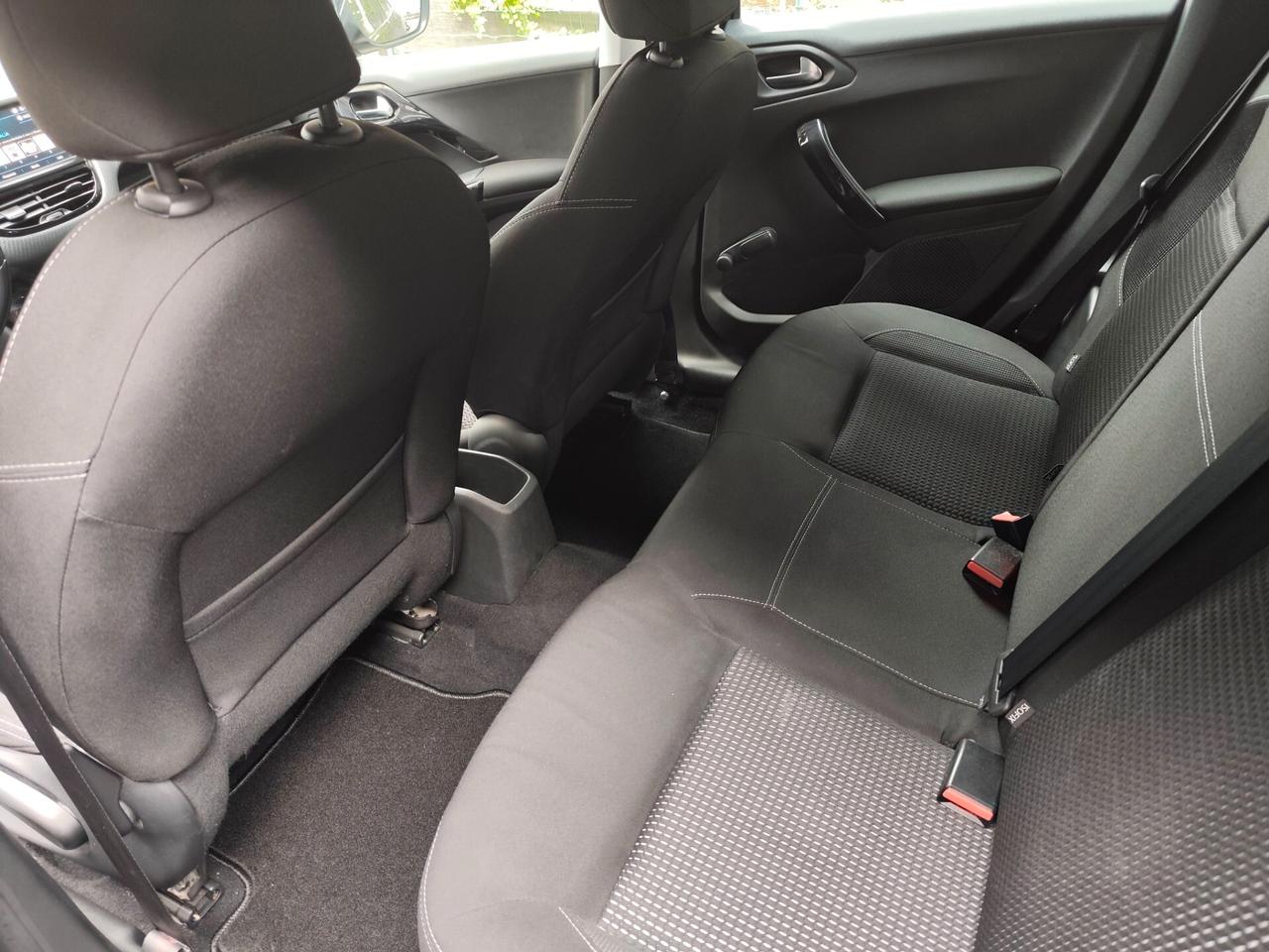 Peugeot 208 BlueHDi 100 CV Allure 2019