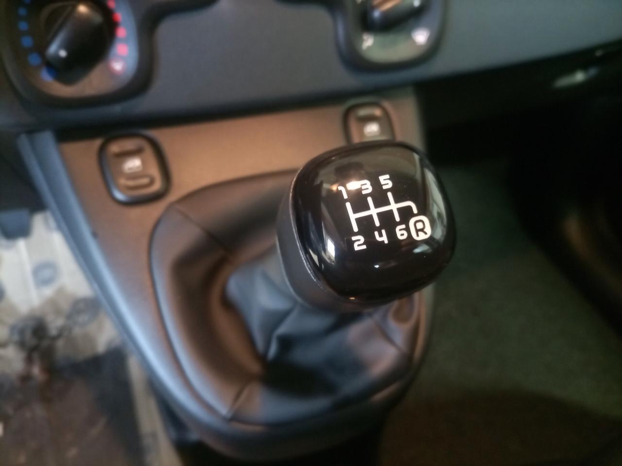 Fiat Panda 1.0 Hybrid Ikon + 5°posto