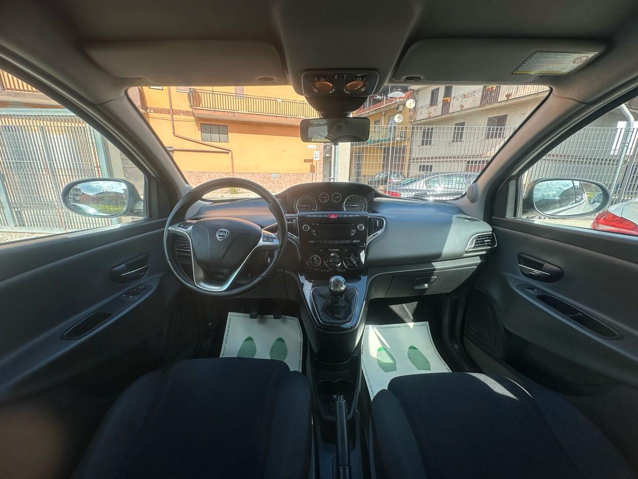 Lancia Ypsilon 0.9 TwinAir 85 CV 5 porte Metano Ecochic Gold