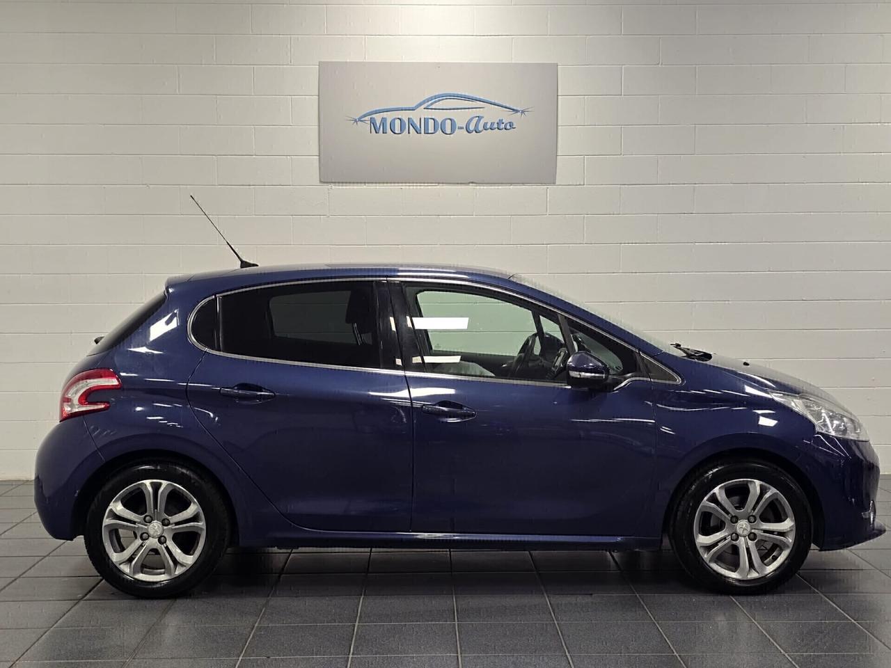 Peugeot 208 1.2 VTi 82 CV Allure 2013 OK NEOPATENTATI