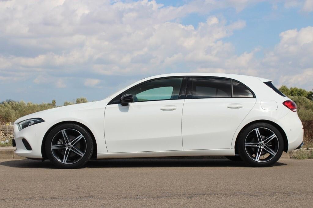MERCEDES Classe A 200 d Aut. Sport *Luci Ambiente