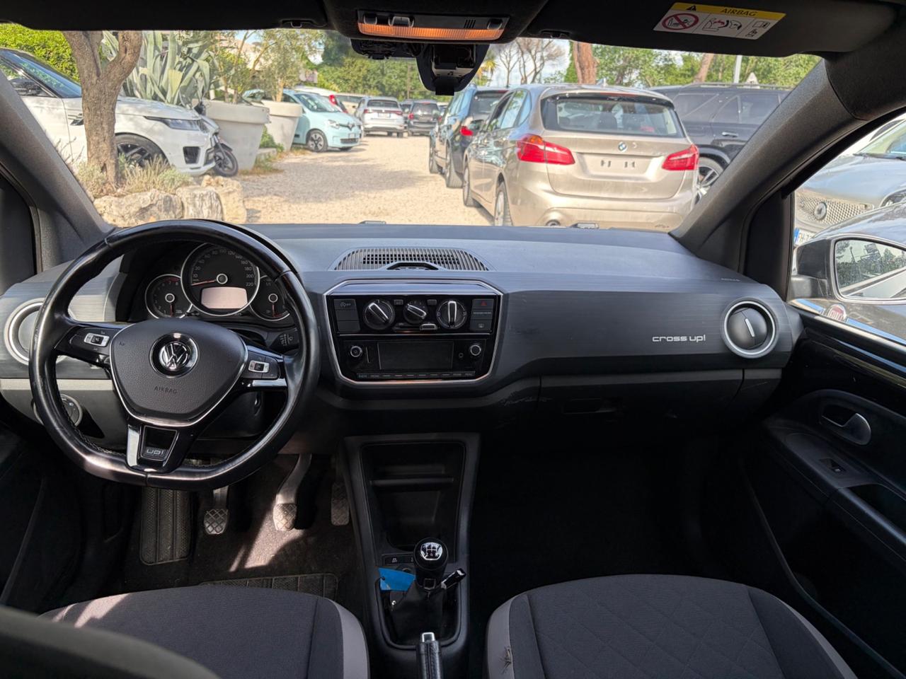 Volkswagen up! 1.0 75 CV 5p. cross BlueMotion Technology