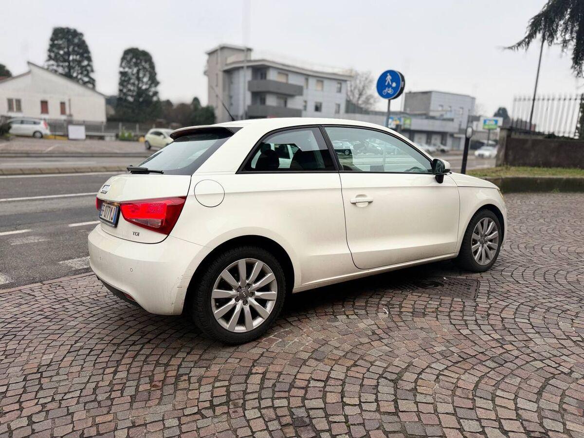 Audi A1 1.6 tdi Ambition 105cv