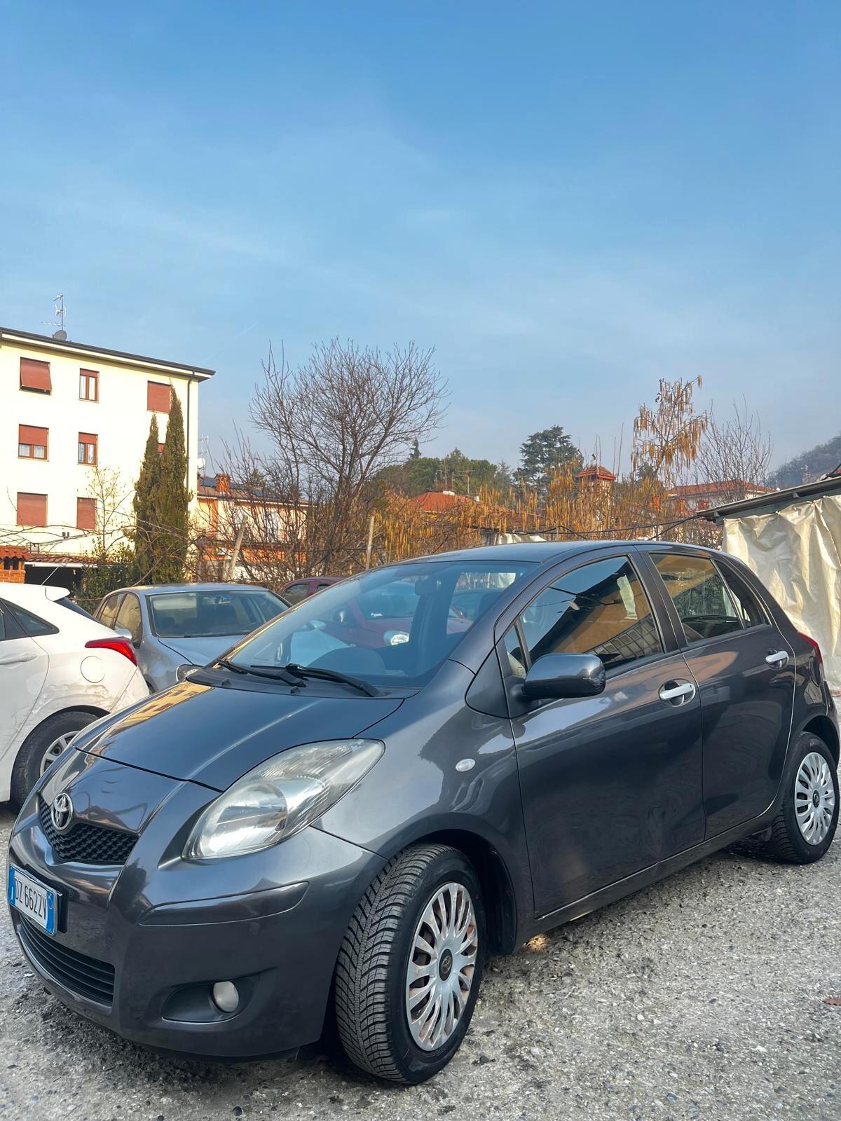 Toyota Yaris 1.0 5 porte Sol