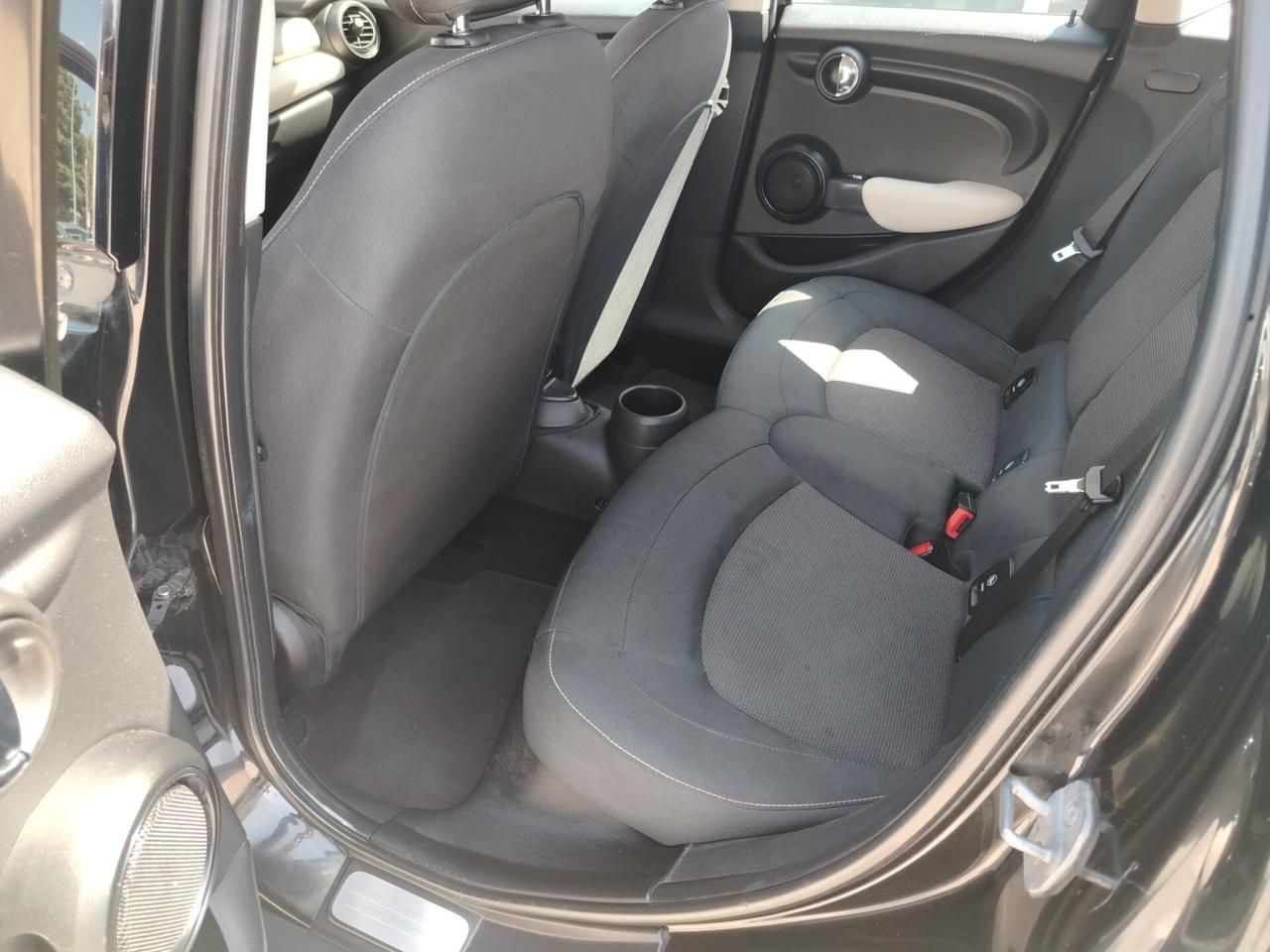 Mini 1.5 One D Business 5 porte - Automatica - Neopatentato 36 MESI DI GARANZIA
