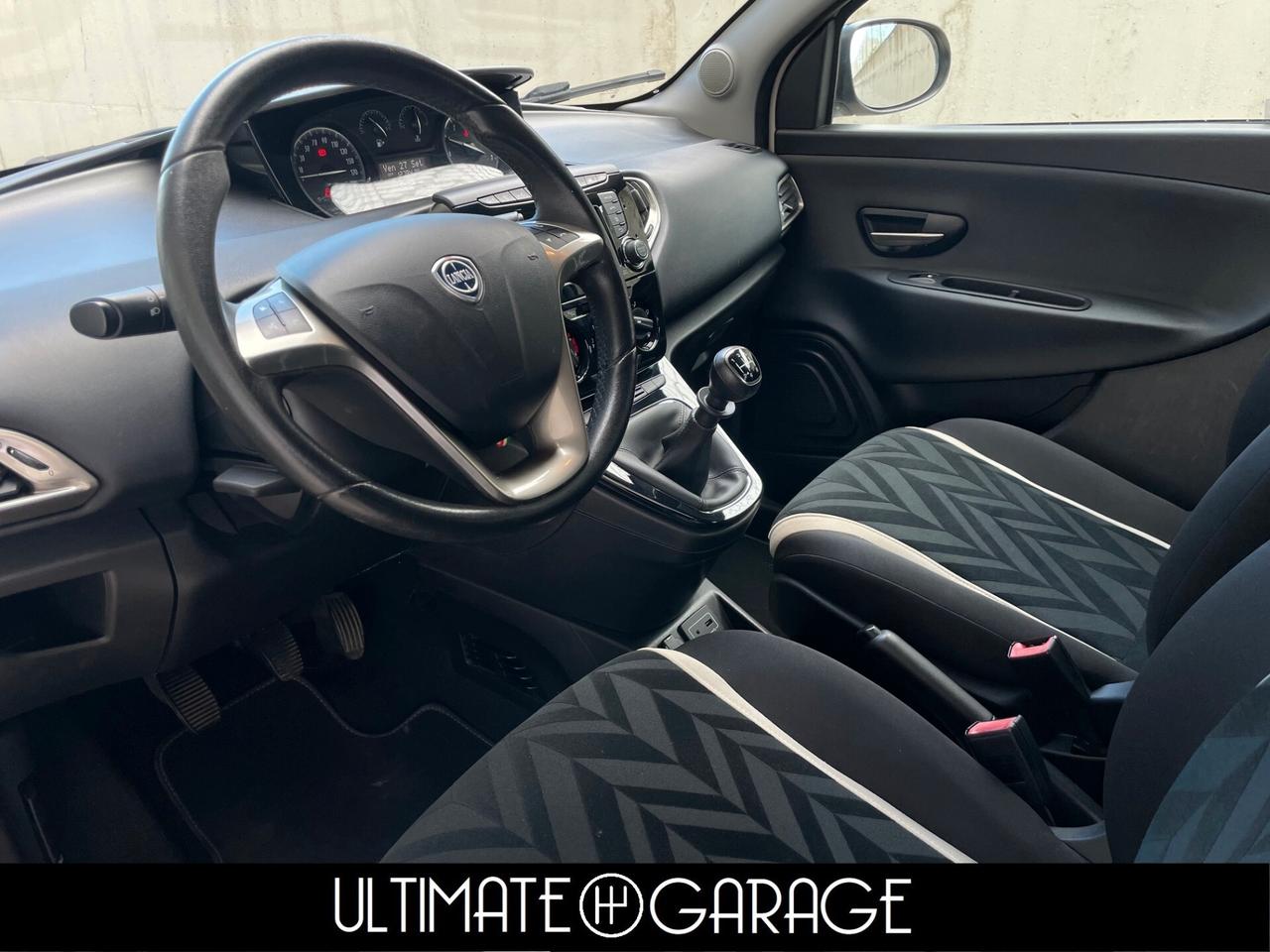 Lancia Ypsilon 0.9 TwinAir 85 CV 5 porte Metano Ecochic Gold NEOPATENTATI