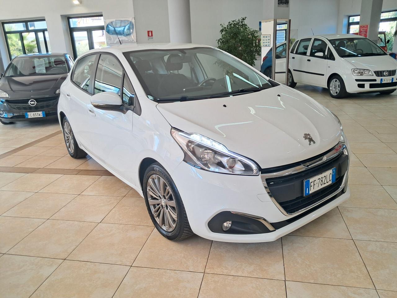 Peugeot 208 PureTech 82 5p. GPL Allure(Motore revisionato)