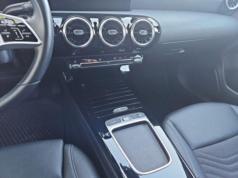 Mercedes-Benz Classe A A 180 d Progressive Advanced