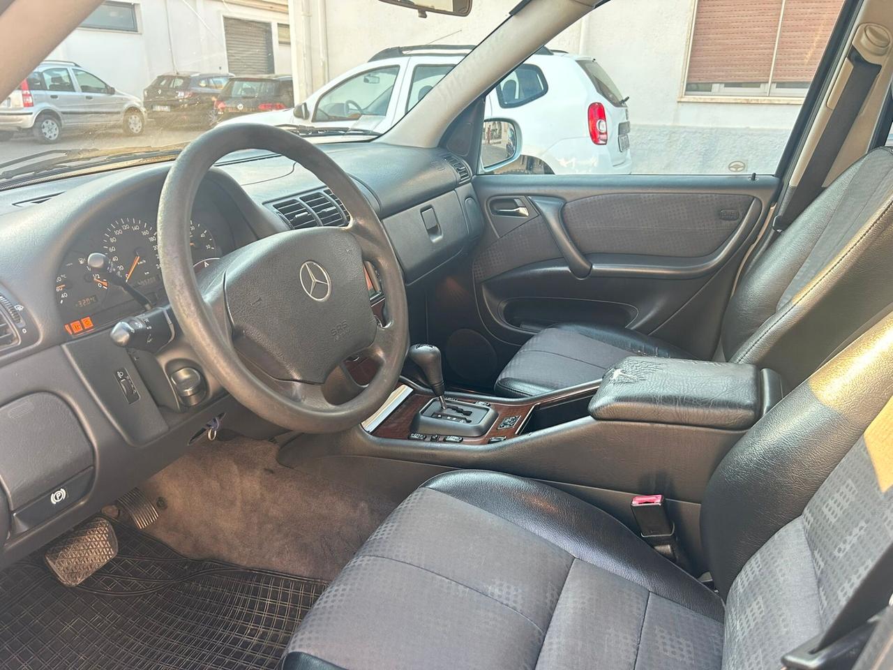 Mercedes-benz ML 270 2.7 D 163Cv AUTOM. ASI - 2002