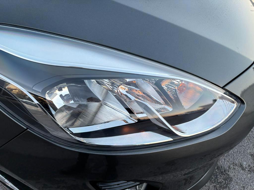 Ford Fiesta 5p 1.1 BENZ/GPL 85 CV ADATTA NEOPATENTATI