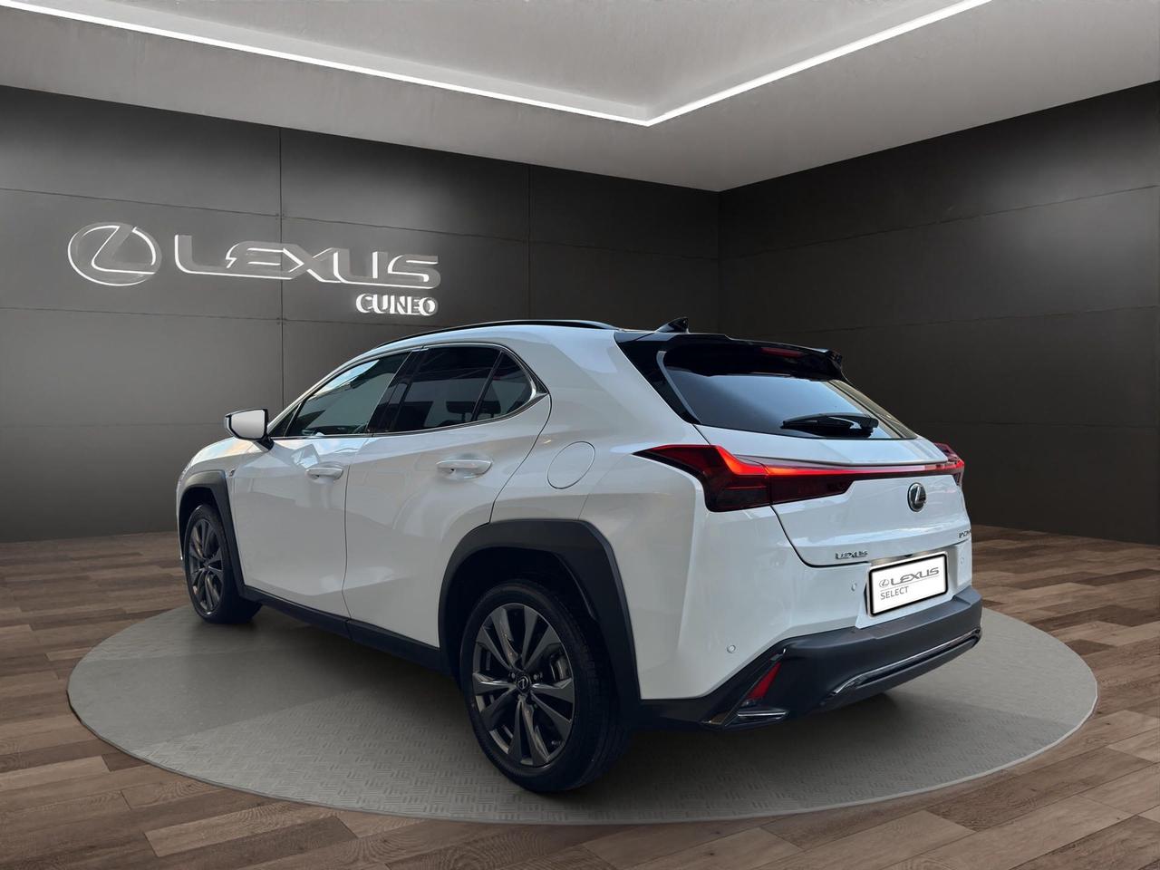 Lexus UX 250h 2.0 Design 2wd cvt