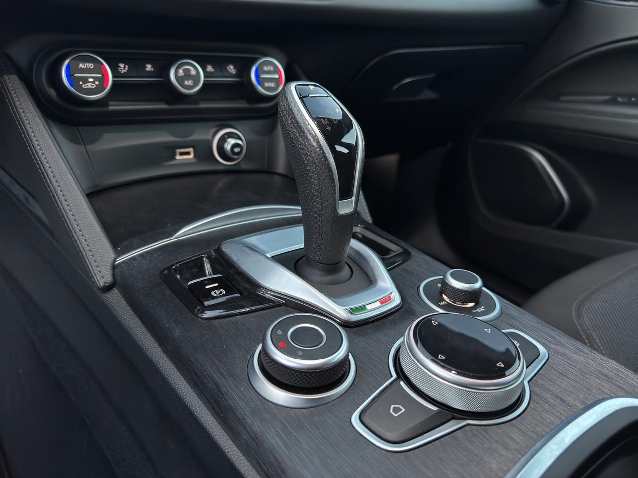 Alfa Romeo Stelvio 2.2 Turbodiesel 190 CV AT8 Q4 Business