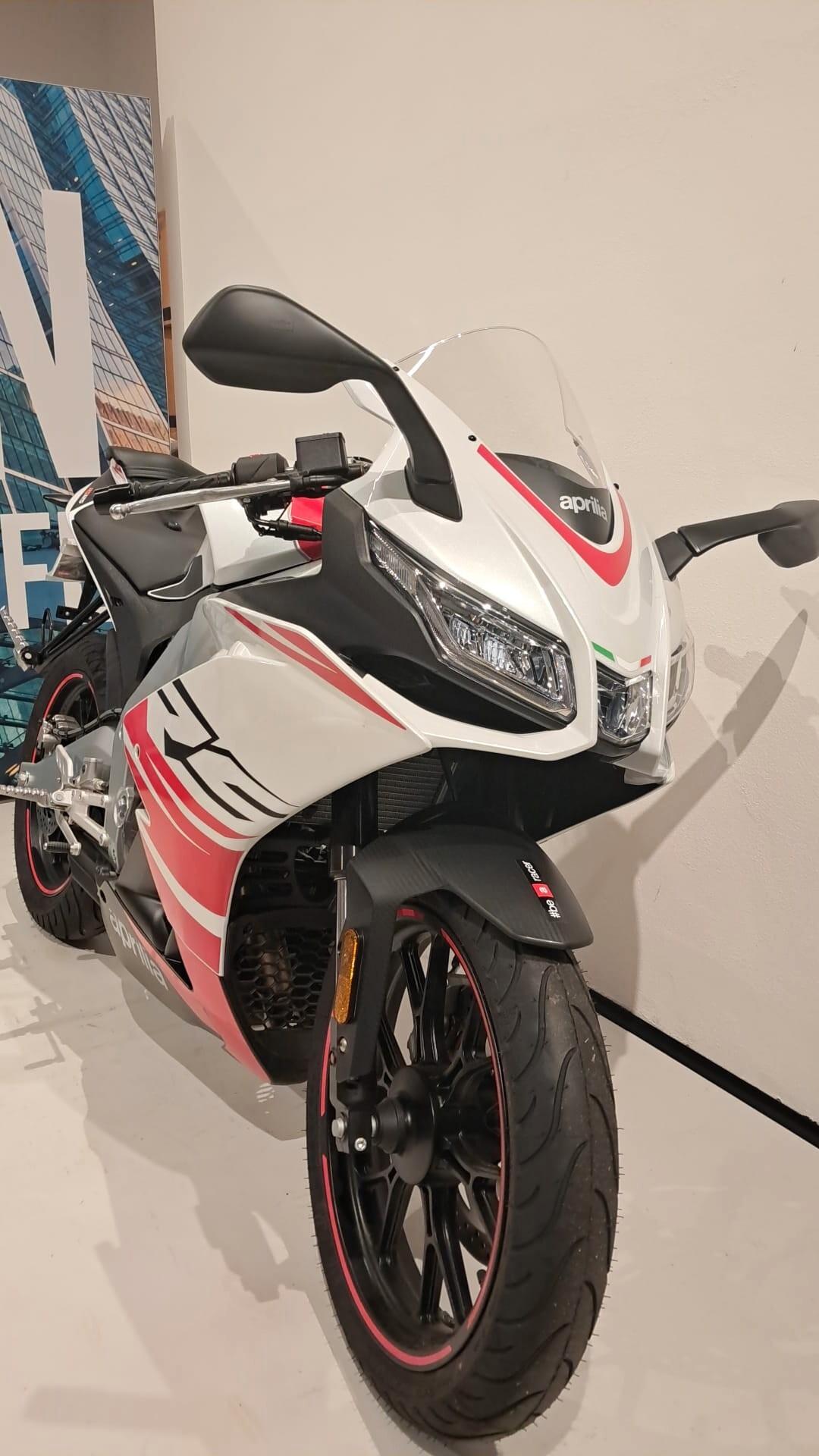 Aprilia RS 125 King Snake White