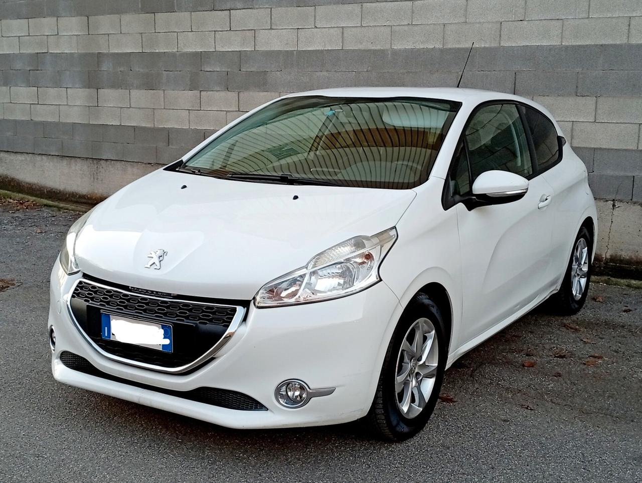 Peugeot 208 PureTech Allure 2014Benzina Neop Trattabile