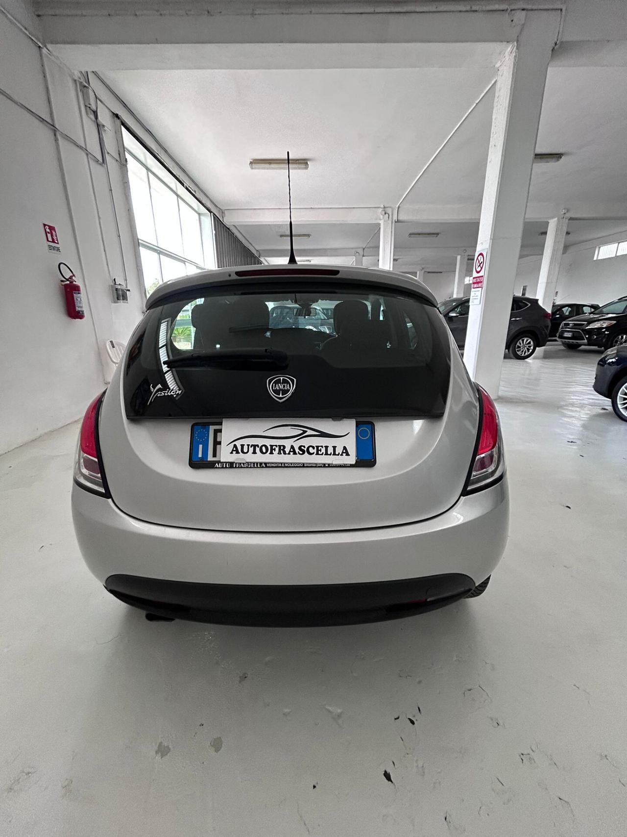 Lancia Ypsilon 1.2 69 CV 5 porte S&S Silver