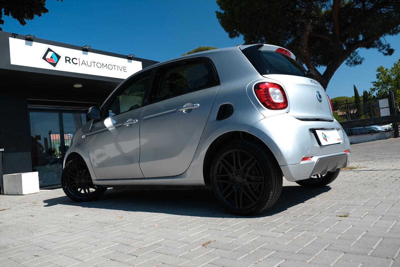 Smart ForFour EQ BRABUS STYLE con TETTO PANORAMICO