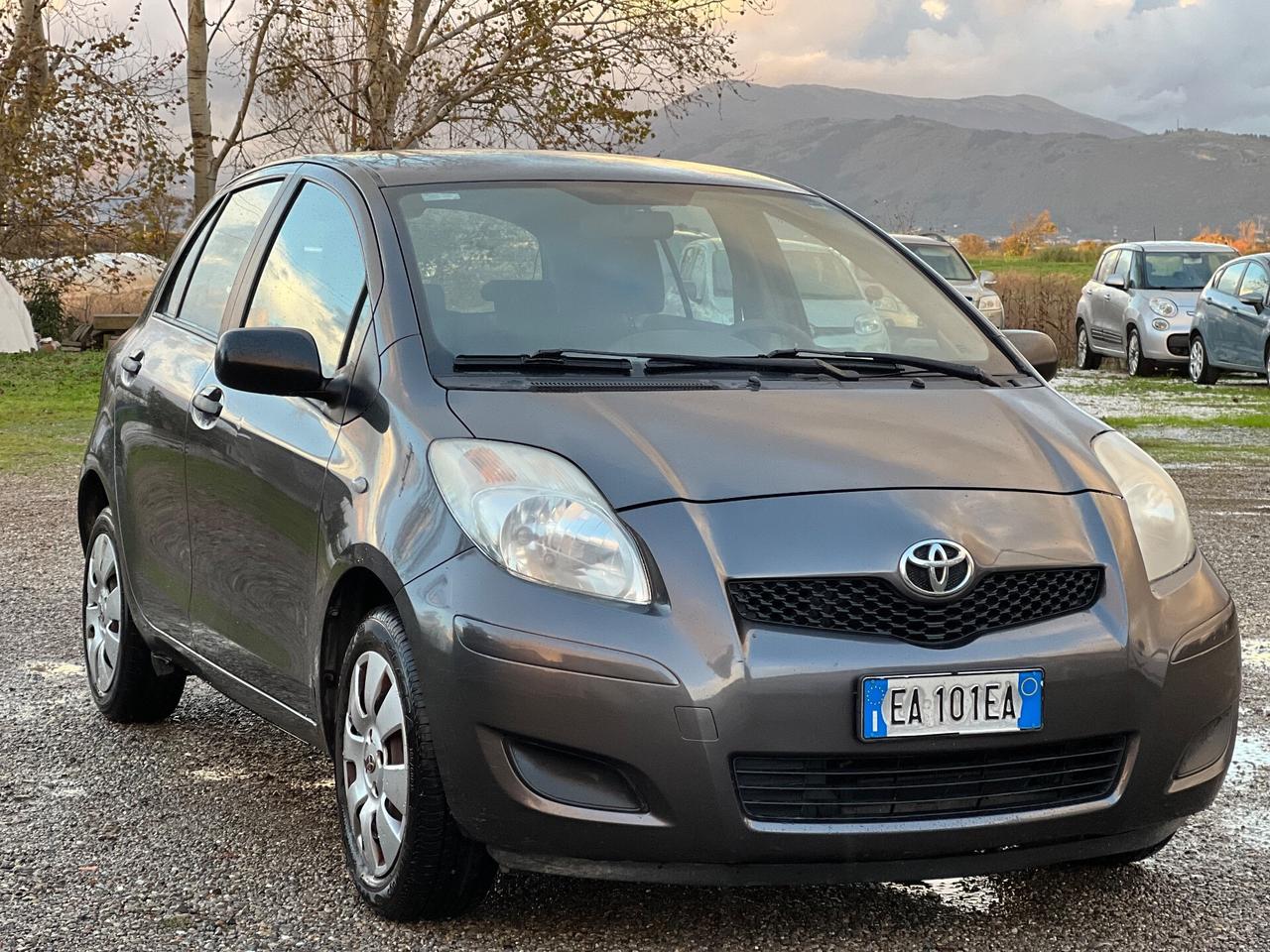 Toyota Yaris 1.0 5 porte