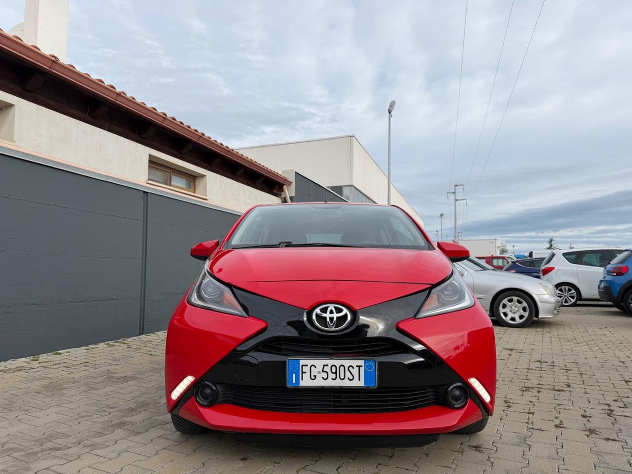 Toyota Aygo 1.0 69 CV 5 porte x-play - 2017