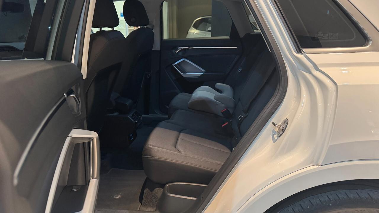 AUDI Q3 TDI S-TRONIC S - LINE EDITION 150CV - 2019