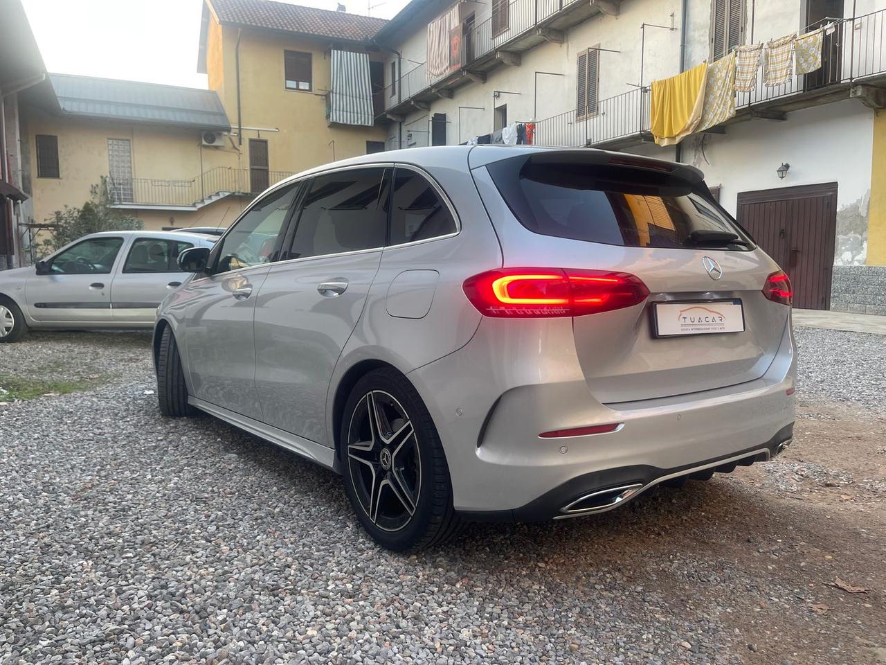 Mercedes-Benz B 180 AMG Line Premium