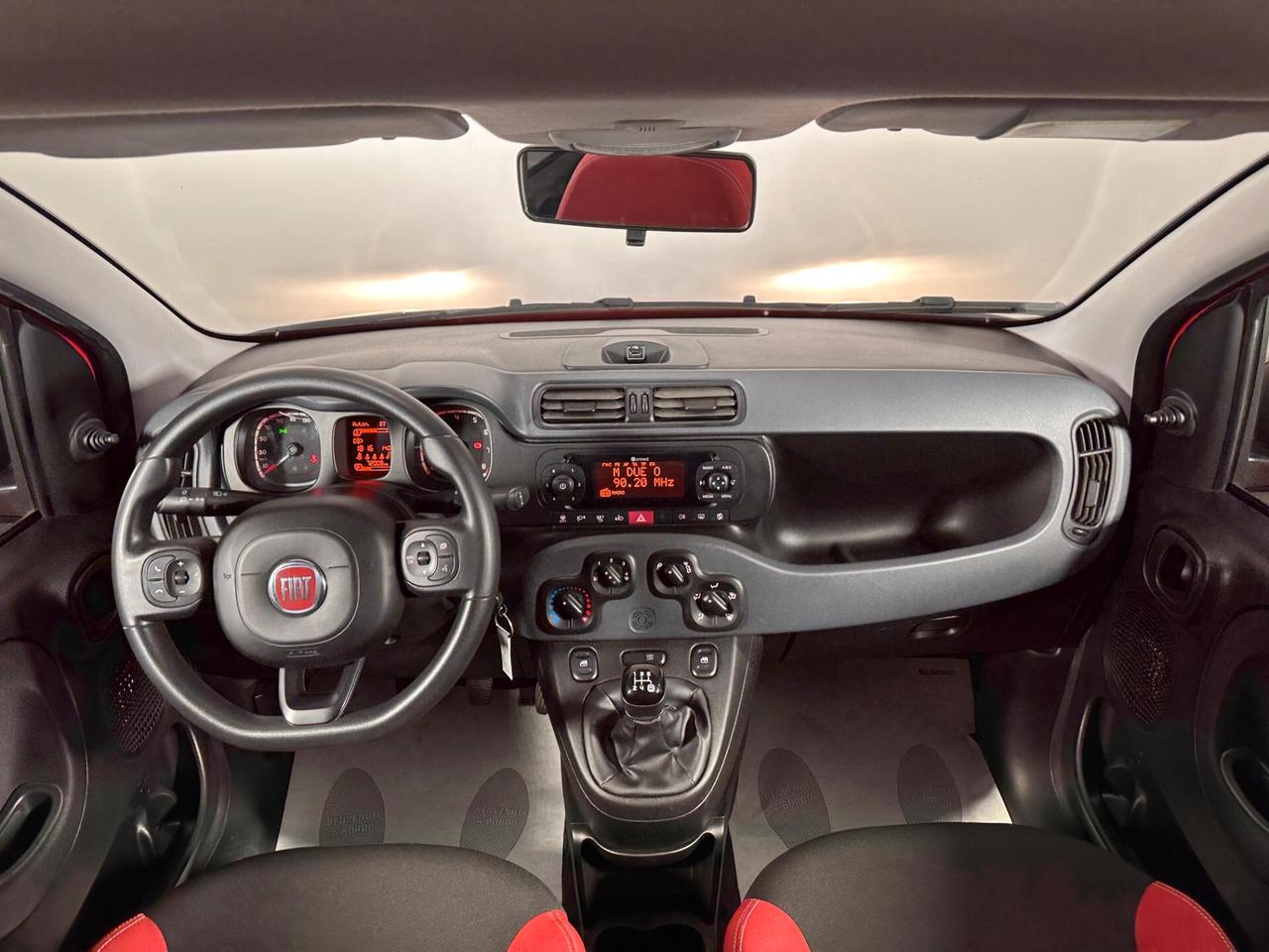 Fiat Panda 1.2 Lounge - BLACK DECEMBER Promo